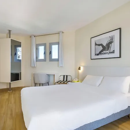 Hotell Antibes 3*