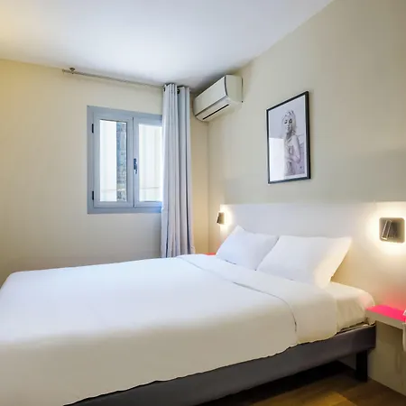 Antibes Hotel 3*